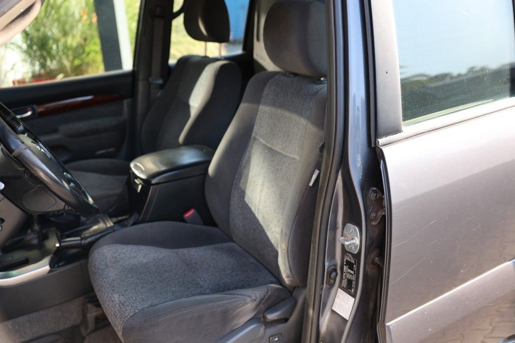 Toyota Landcruiser 120 3.0 D-4D 5DRS VX A/T VAN