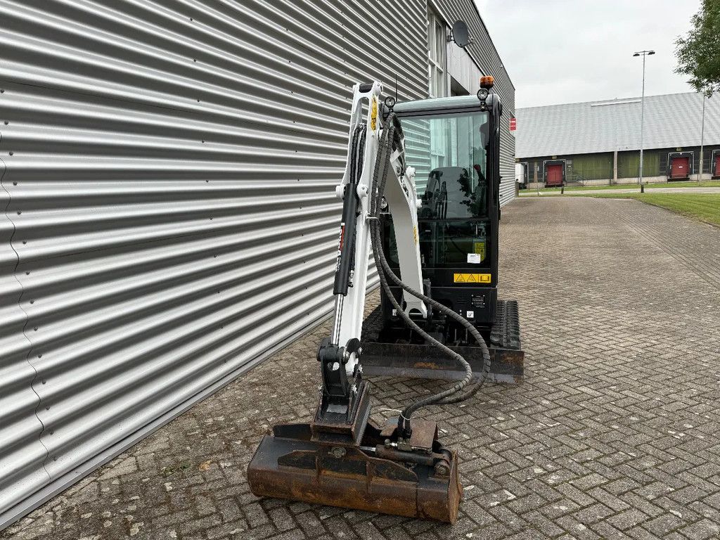 Bobcat E20z