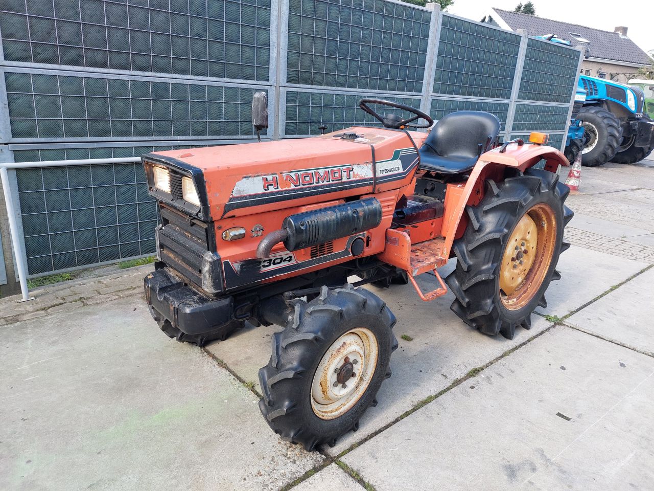 Hinomoto E2304 4 WD 23 PK