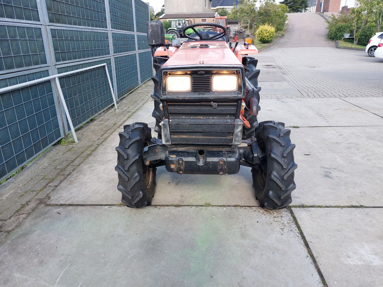 Hinomoto E2304 4 WD 23 PK