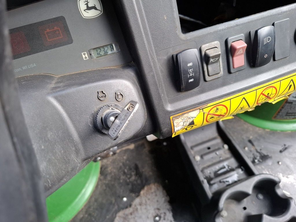 John Deere Gator 4x4 diesel