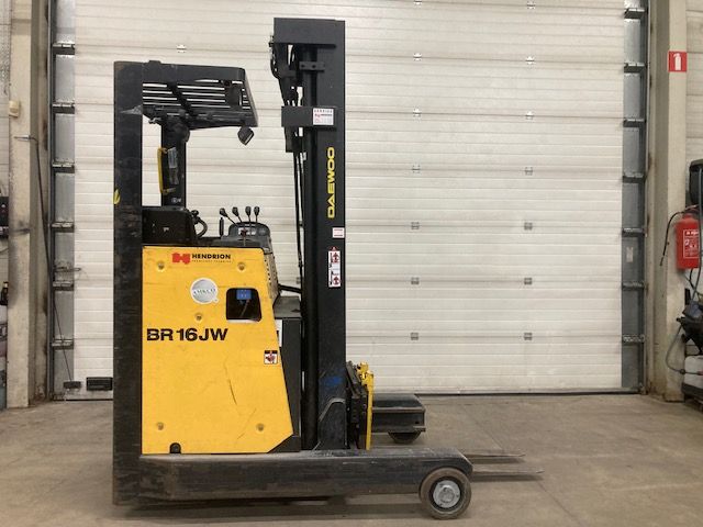 Daewoo BR16JW Reach truck reachtruck 48volt triplo mast