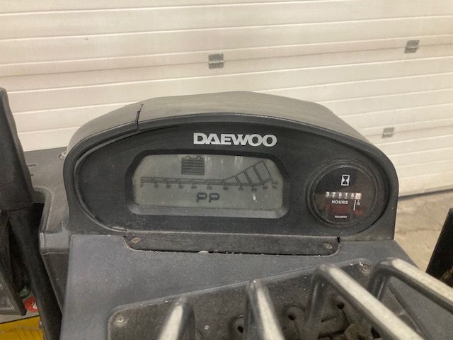 Daewoo BR16JW Reach truck reachtruck 48volt triplo mast