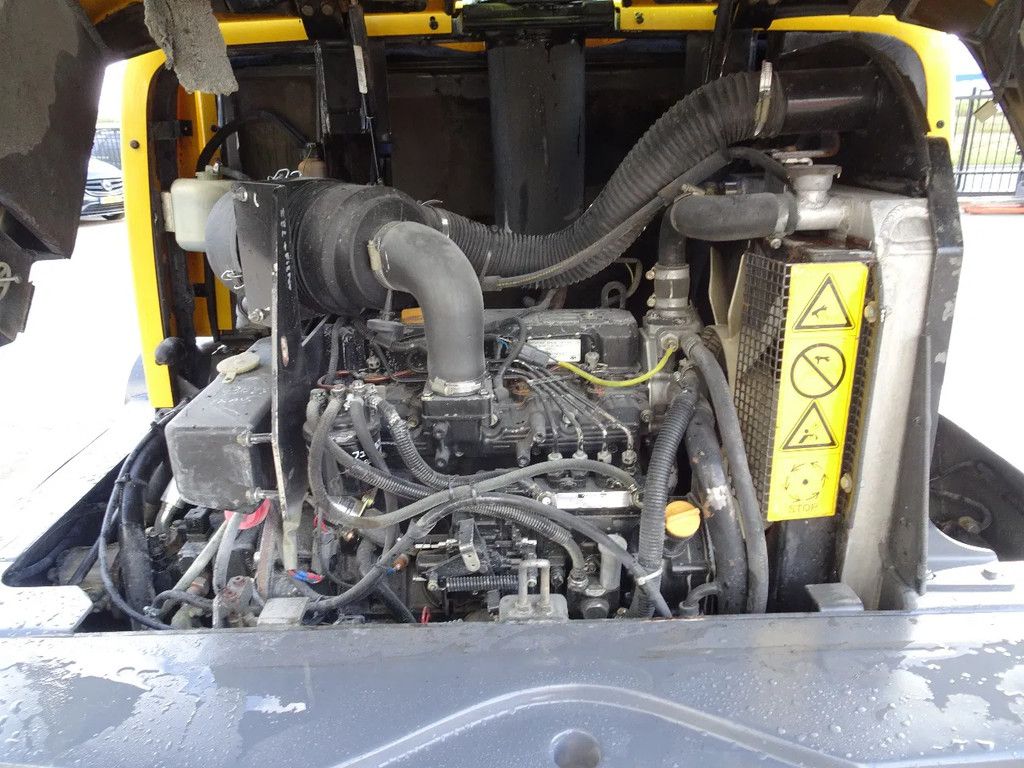 Komatsu WA65-3