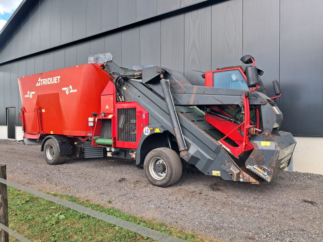 Trioliet Triotrac 2-2400 voermengwagen