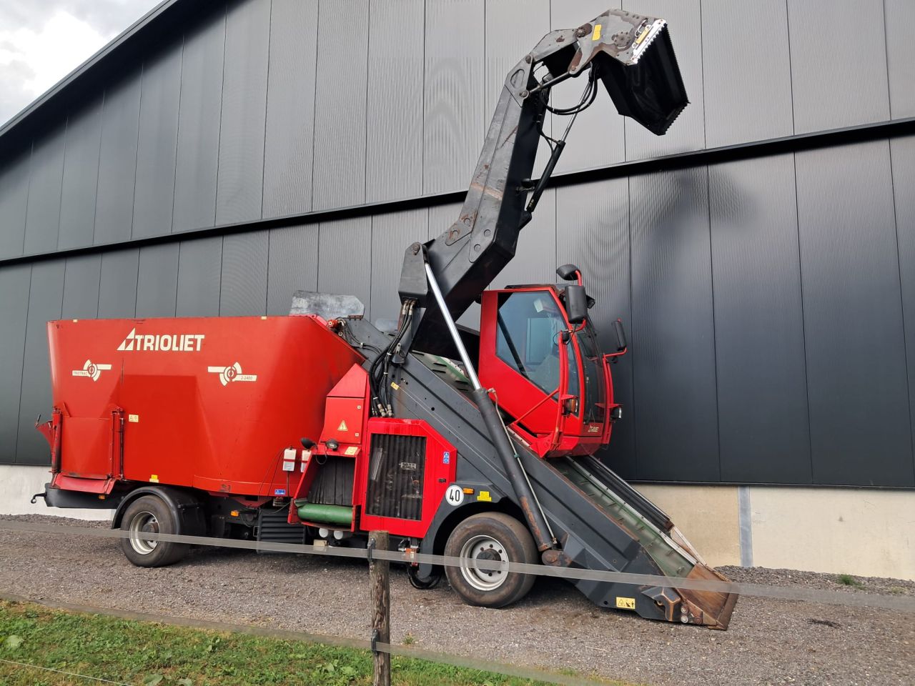 Trioliet Triotrac 2-2400 voermengwagen
