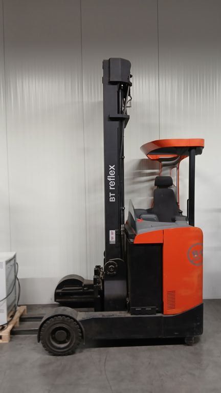 BT RRE160R buiten reachtruck