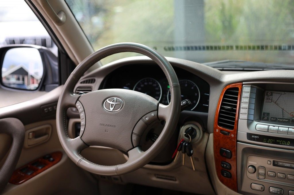 Toyota Landcruiser 100 4.2 TDI EXECUTIVE A/T 5 SITZ MARGE ( BIJTELLINGS VRIENDELIJK )