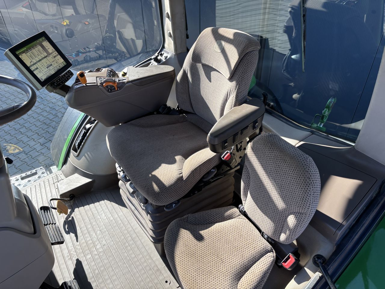 John Deere 7230R