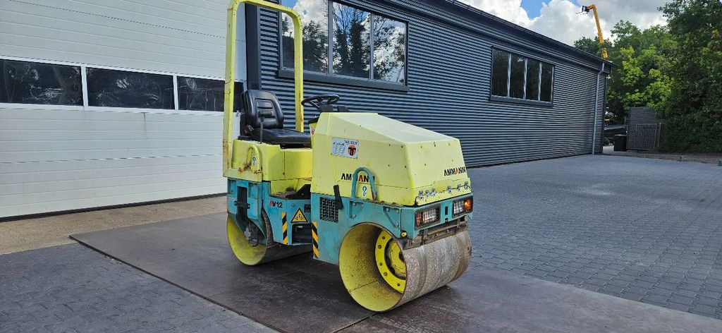Ammann AV 12