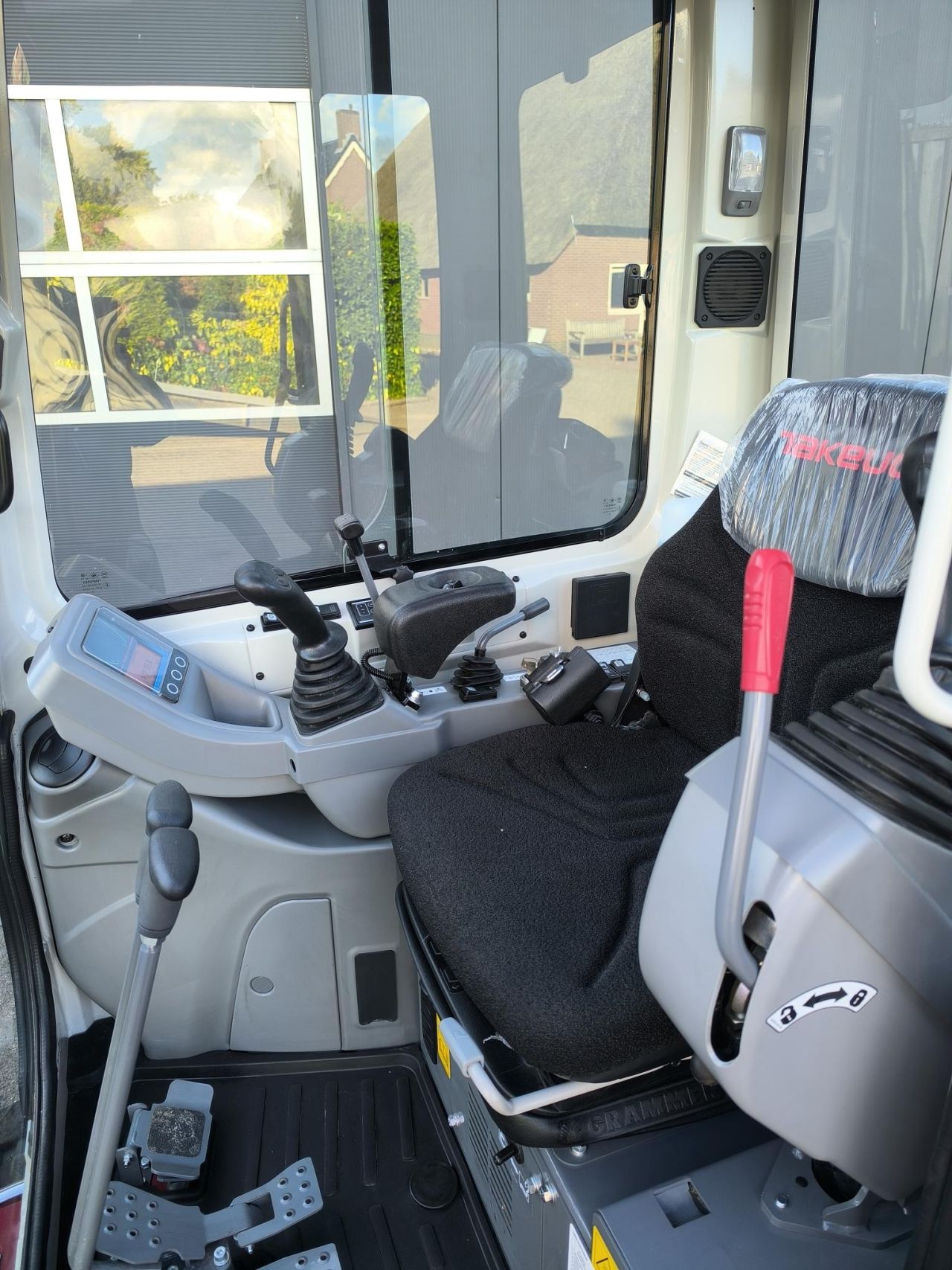 TAKEUCHI TB225