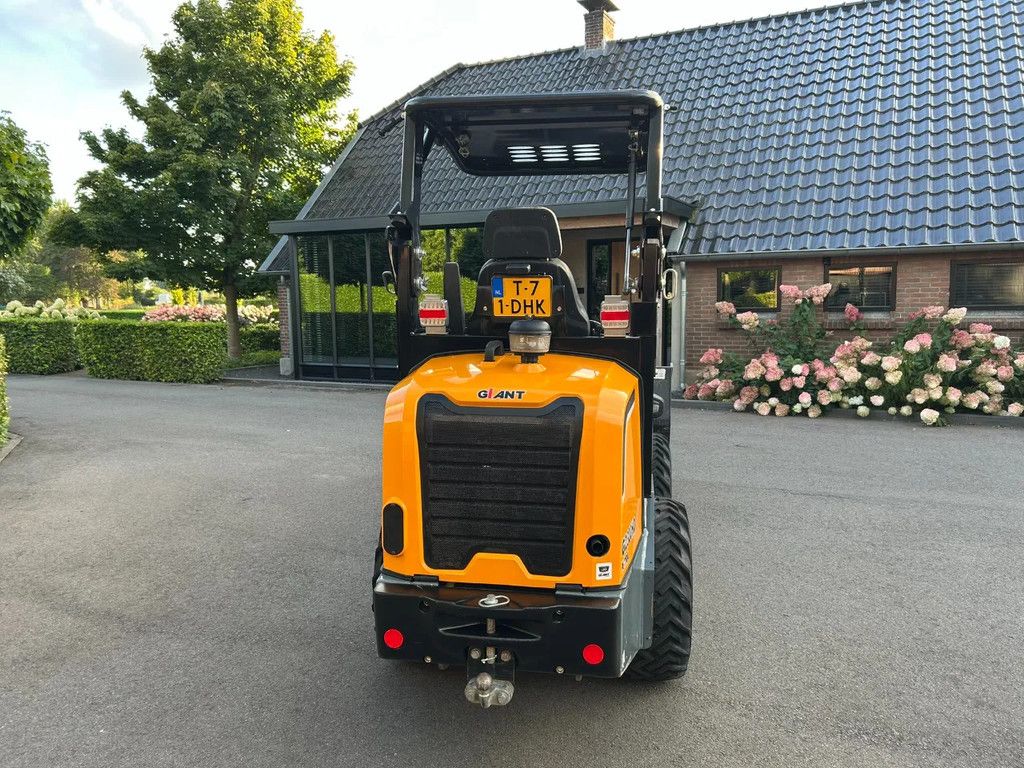 Giant G2300HD X-tra