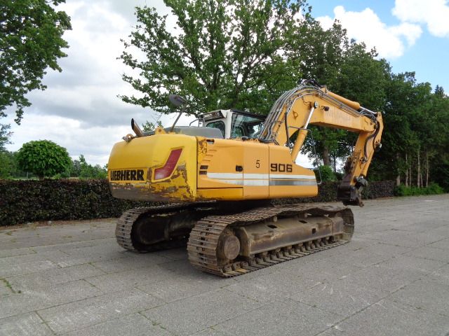 5 x gebruikte graafmachines
