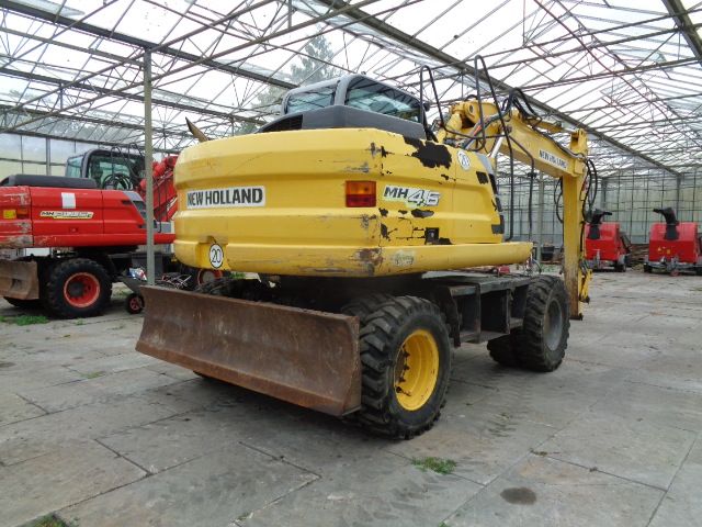 5 x gebruikte graafmachines