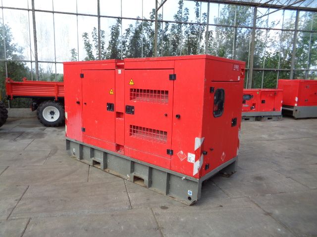3 x industriele generatoren