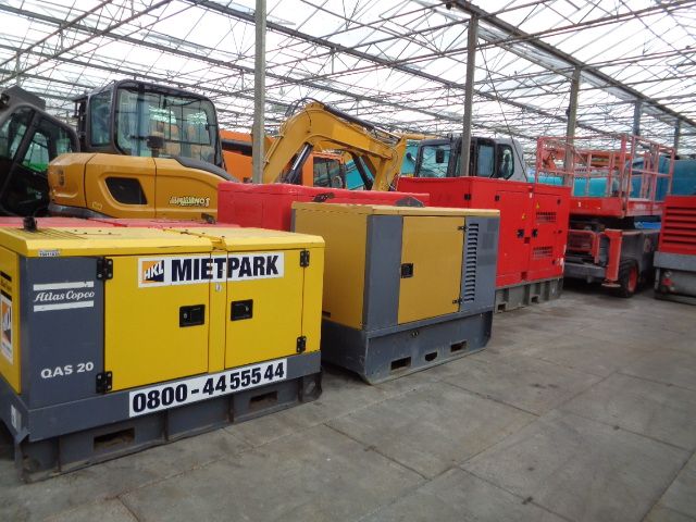 3 x industriele generatoren