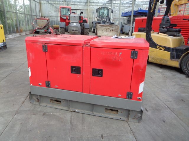 3 x industriele generatoren