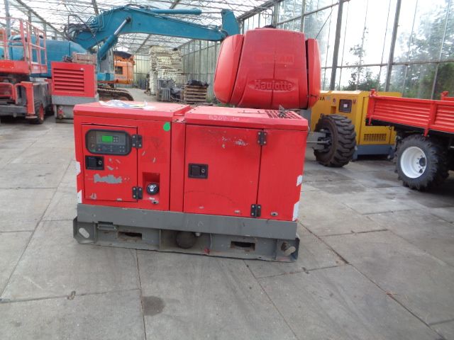 3 x industriele generatoren