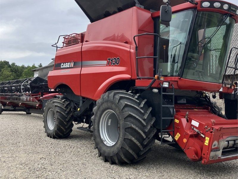 Case IH Axial Flow 7130