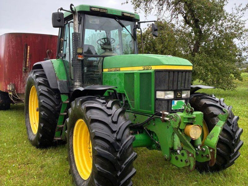 John Deere 7810