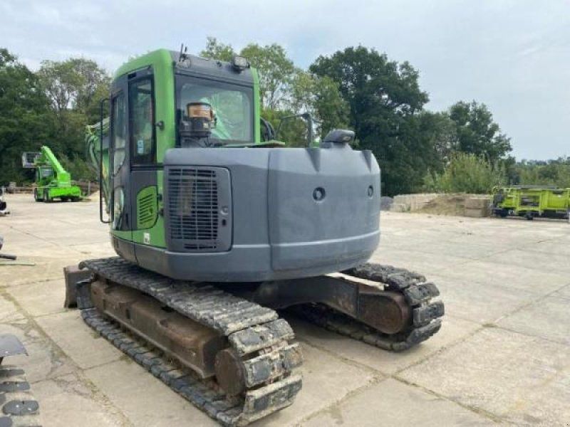 Komatsu PC138-8