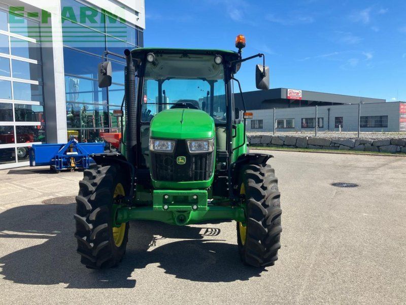 John Deere 5067E