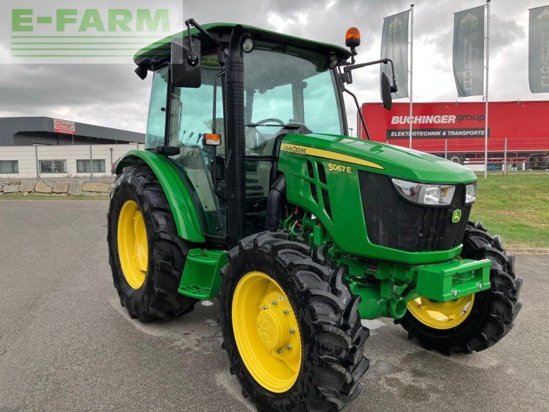 John Deere 5067E
