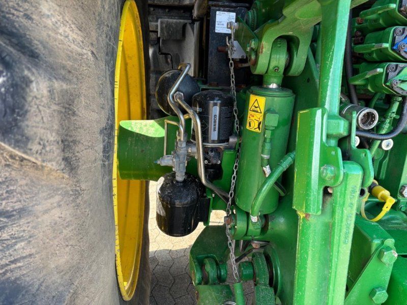 John Deere 8320R