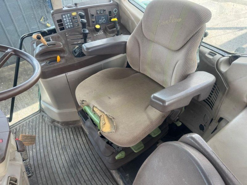 John Deere 6820