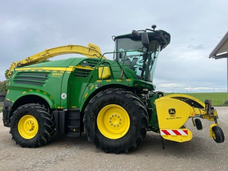 John Deere 8300i