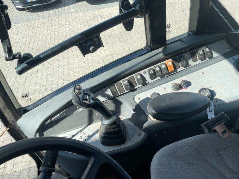 JCB 220 T