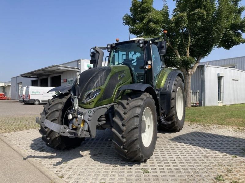 Valtra T215V