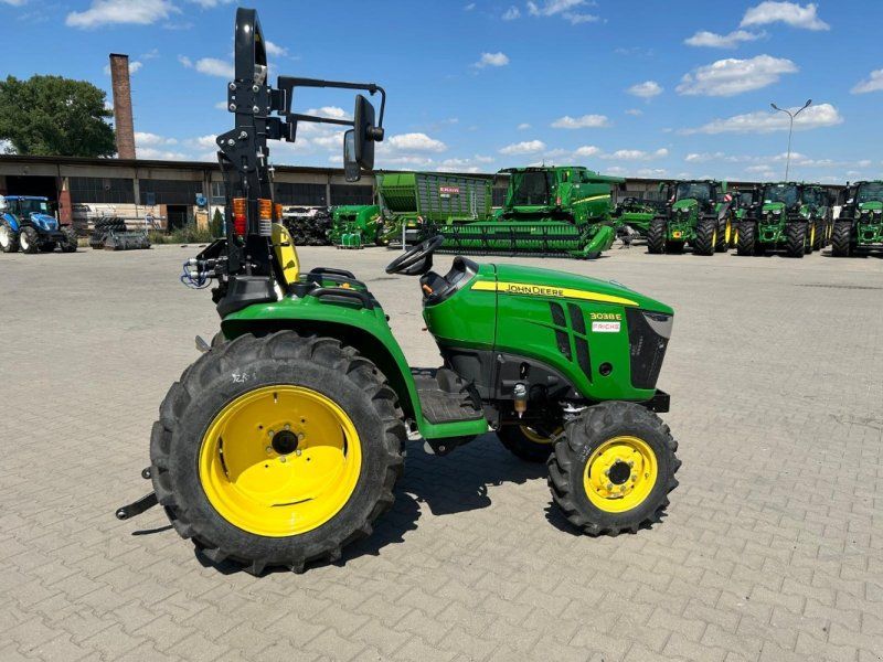 John Deere 3038E