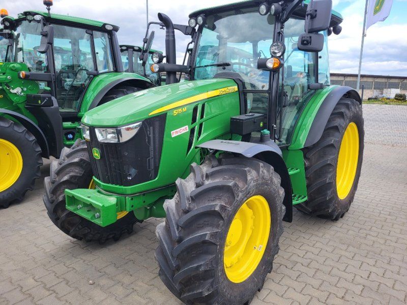 John Deere 5115M