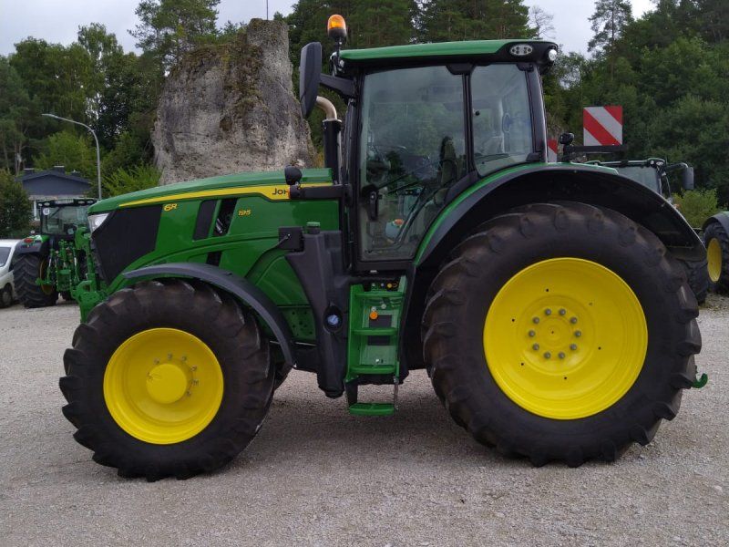 John Deere 6R 195