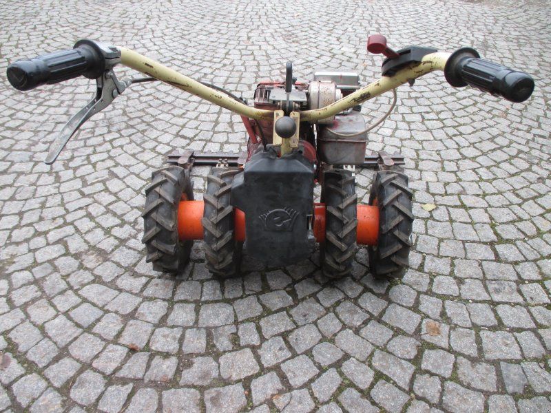 Holder M 300 Profigerät mit Zwillingsbereifung und Schwinghebelbalken 1