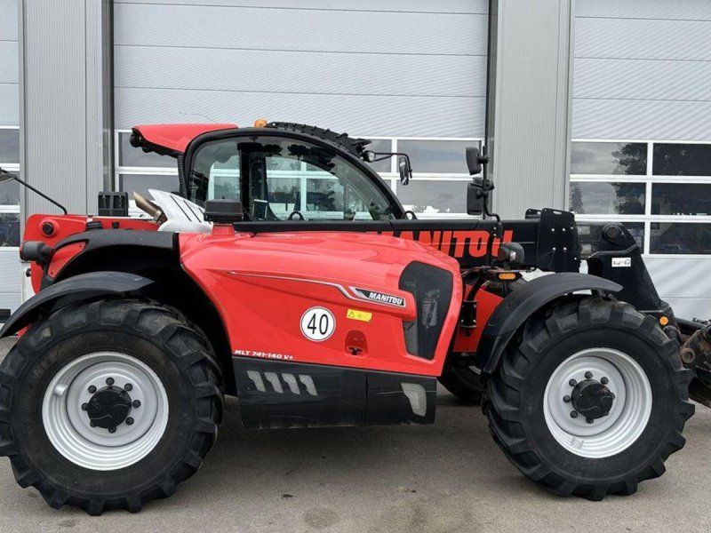 Manitou MLT 741-140V+ 40 km/t Vario+ Incl. kornskovl og gafler. Ring til