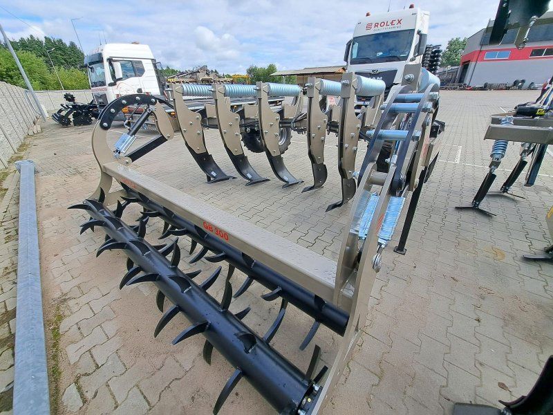Tiefenlockerer / subsoiler