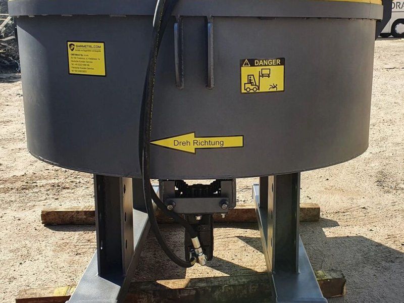 Betonmischer / hydraulic  mixer