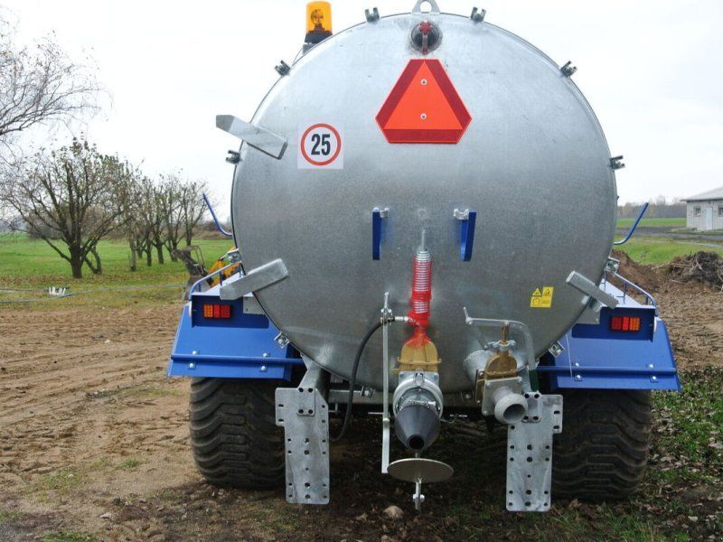 Gülletankwagen / slurry tanker