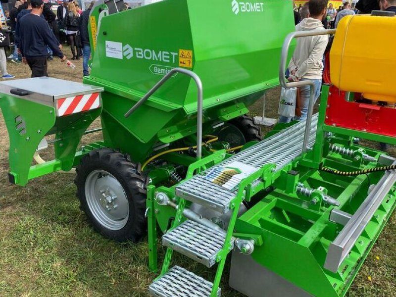 Kartoffelpflanzmaschine /  planter