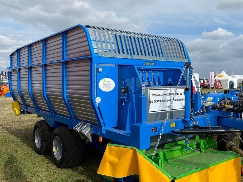 Mähladewagen / green  mower