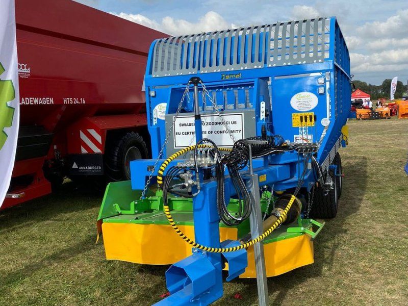 Mähladewagen / green  mower
