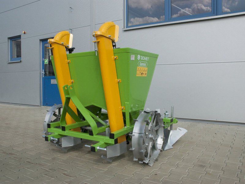 Kartoffelpflanzmaschine /  planter