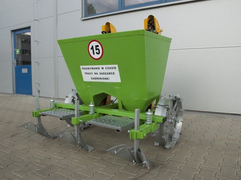 Kartoffelpflanzmaschine /  planter