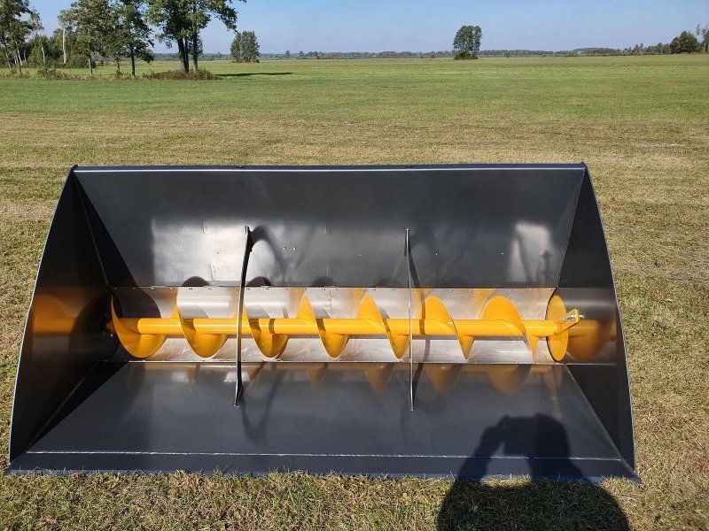 Futterverteiler / bucket with screw