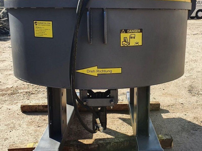 Betonmischer / hydraulic  mixer