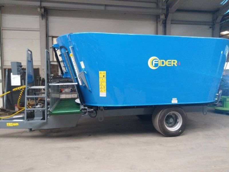 Futtermischwagen /  mixer