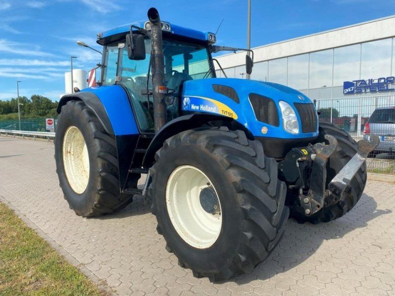 New Holland TVT 195 MIT FRONTZAPFWELLE