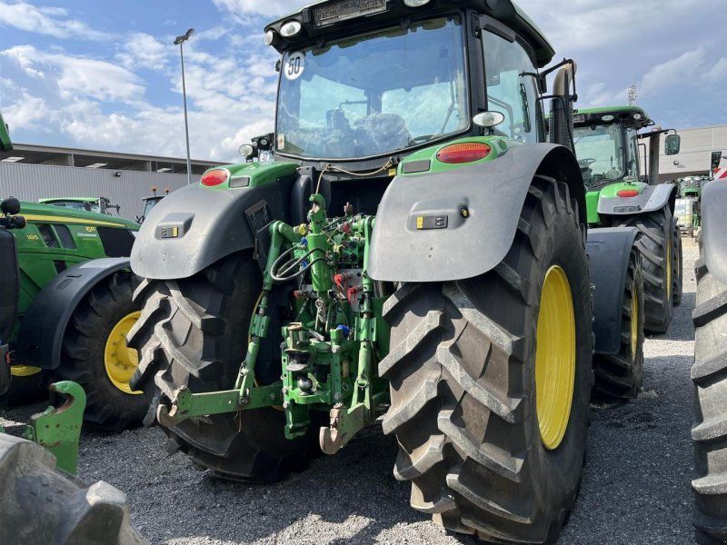 John Deere 6210R
